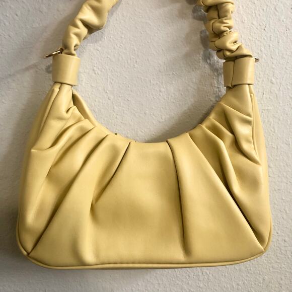 NWOT Women’s Light Yellow Shoulder Bag - Picture 1 of 12